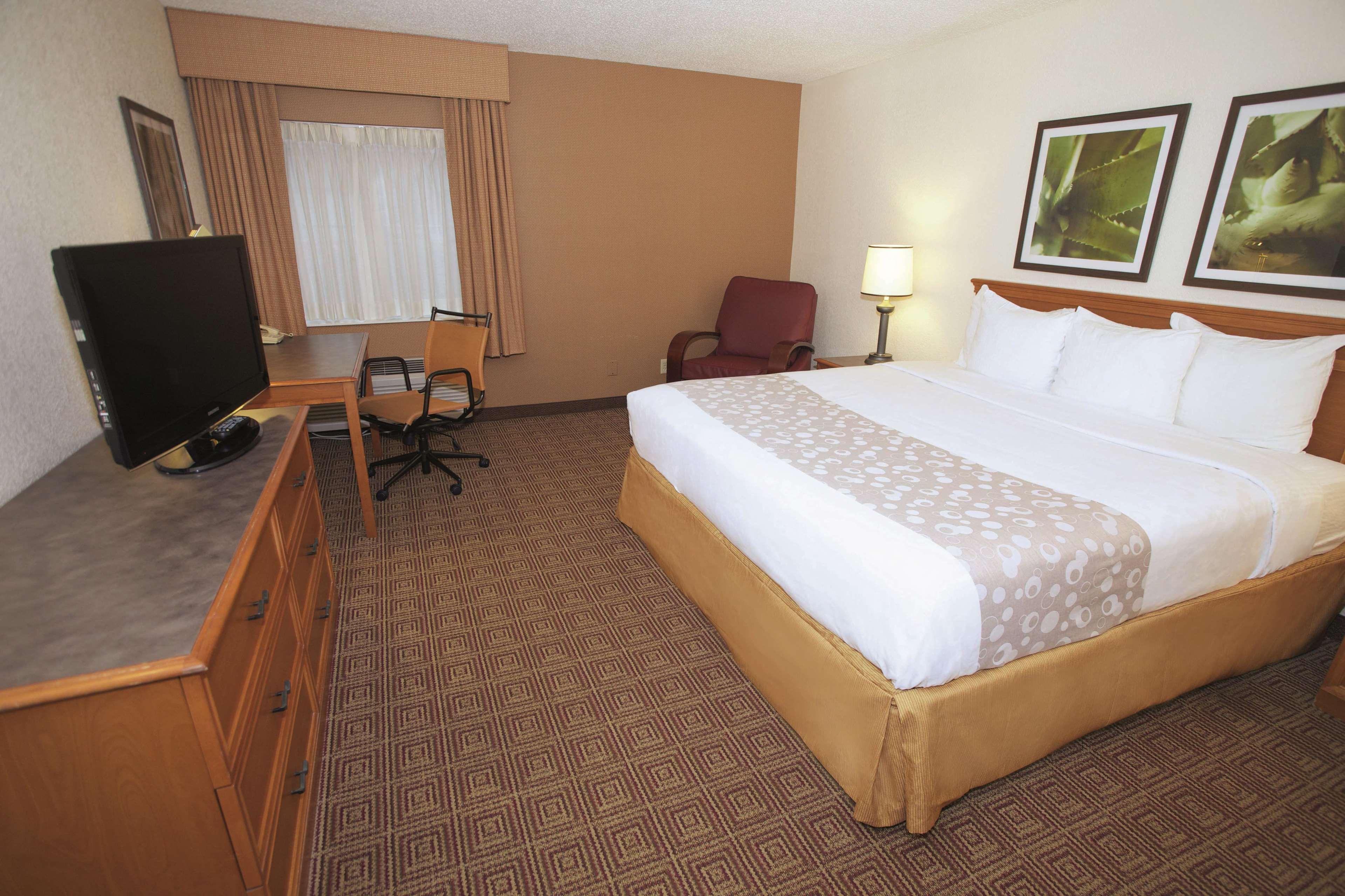 Americinn By Wyndham Glendale Milwaukee Whitefish Bay Exterior photo