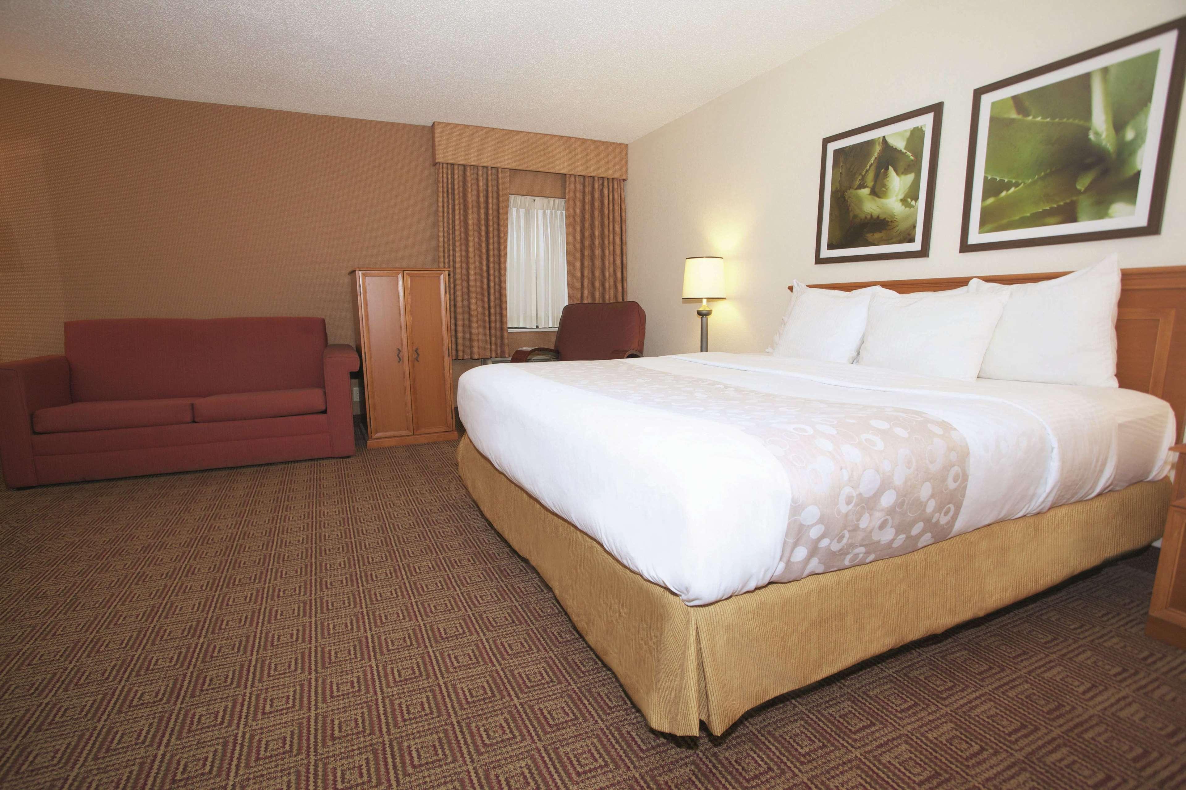 Americinn By Wyndham Glendale Milwaukee Whitefish Bay Exterior photo