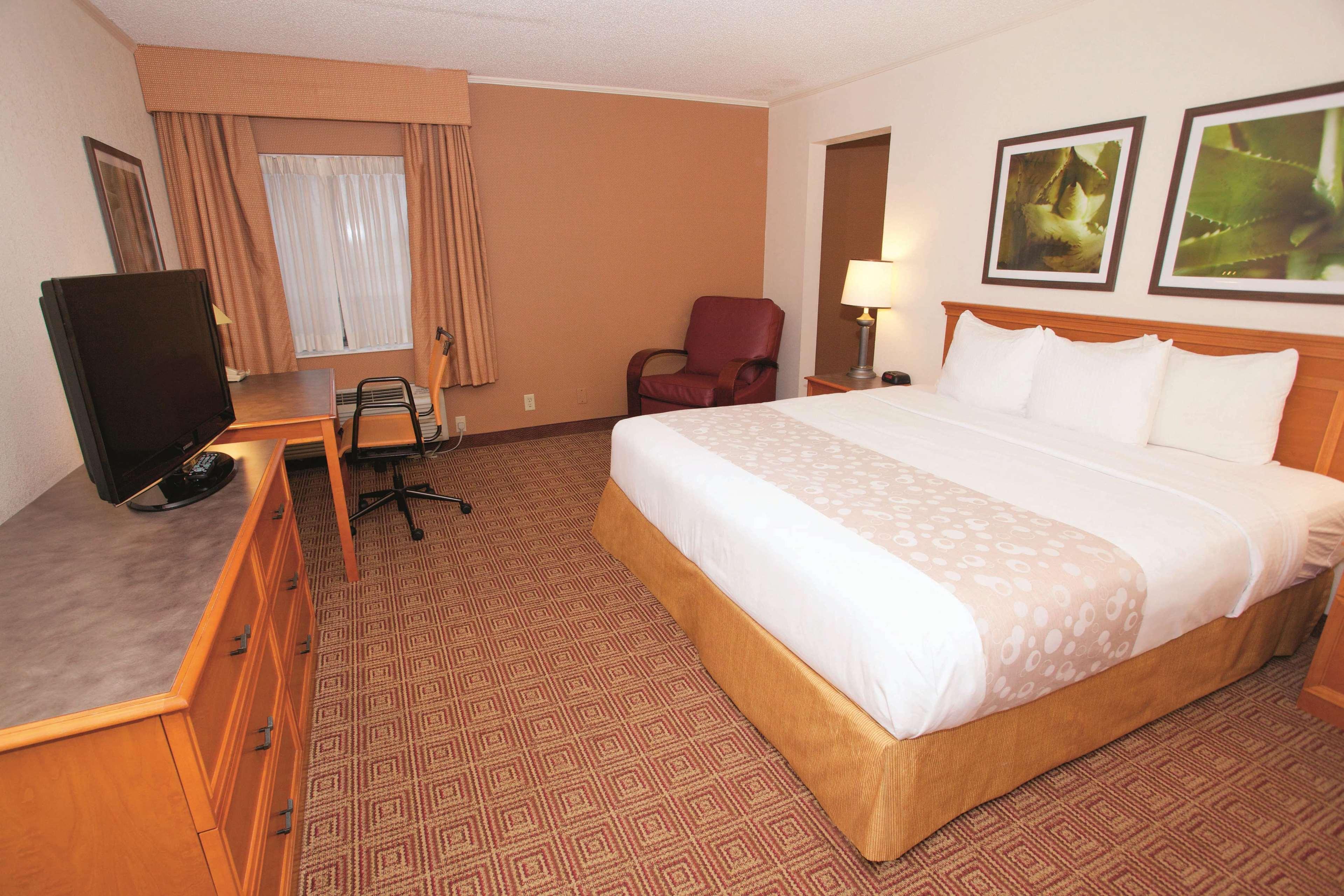 Americinn By Wyndham Glendale Milwaukee Whitefish Bay Exterior photo