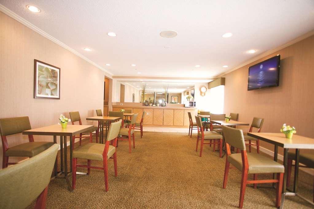 Americinn By Wyndham Glendale Milwaukee Whitefish Bay Room photo