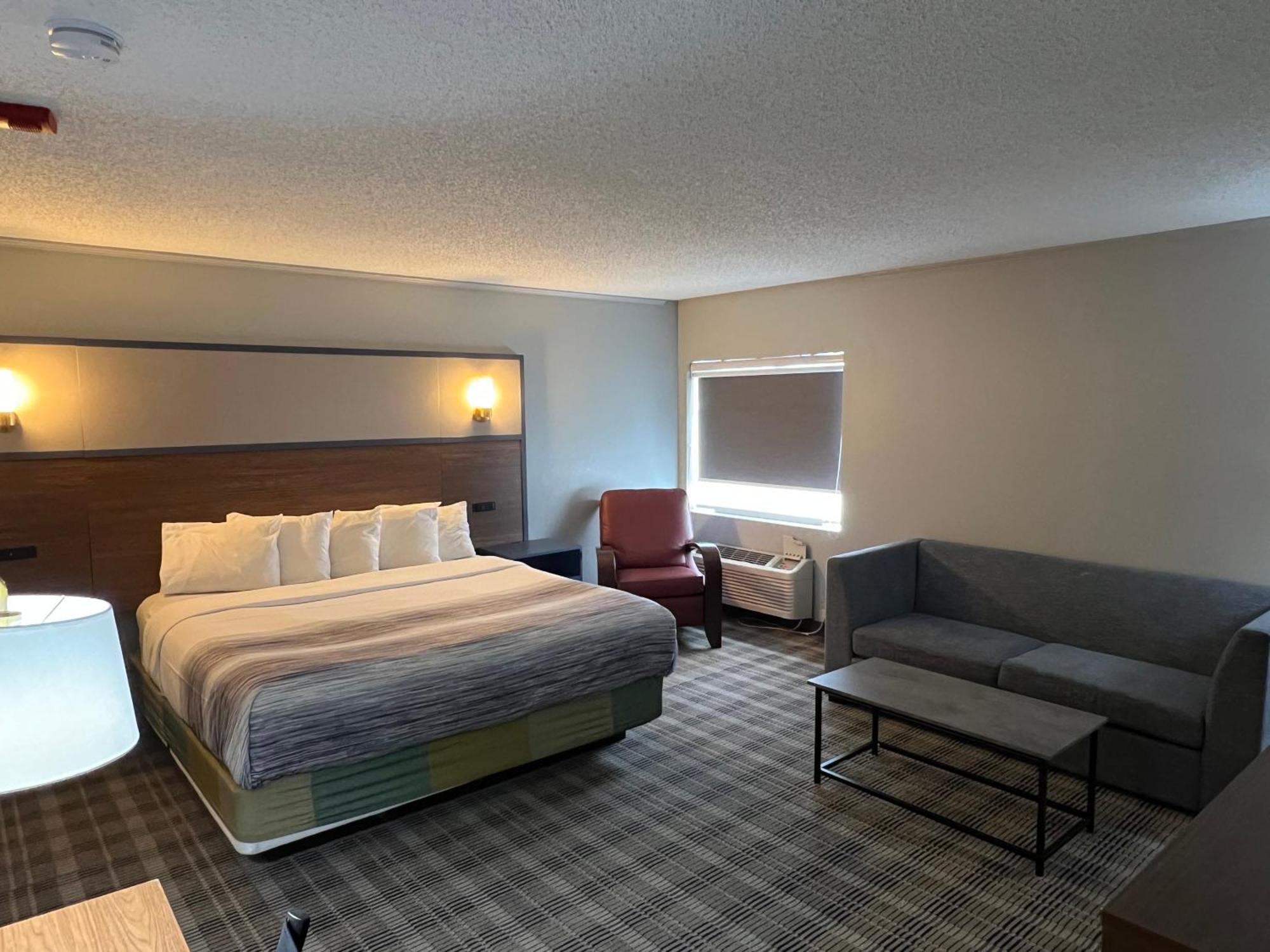 Americinn By Wyndham Glendale Milwaukee Whitefish Bay Exterior photo