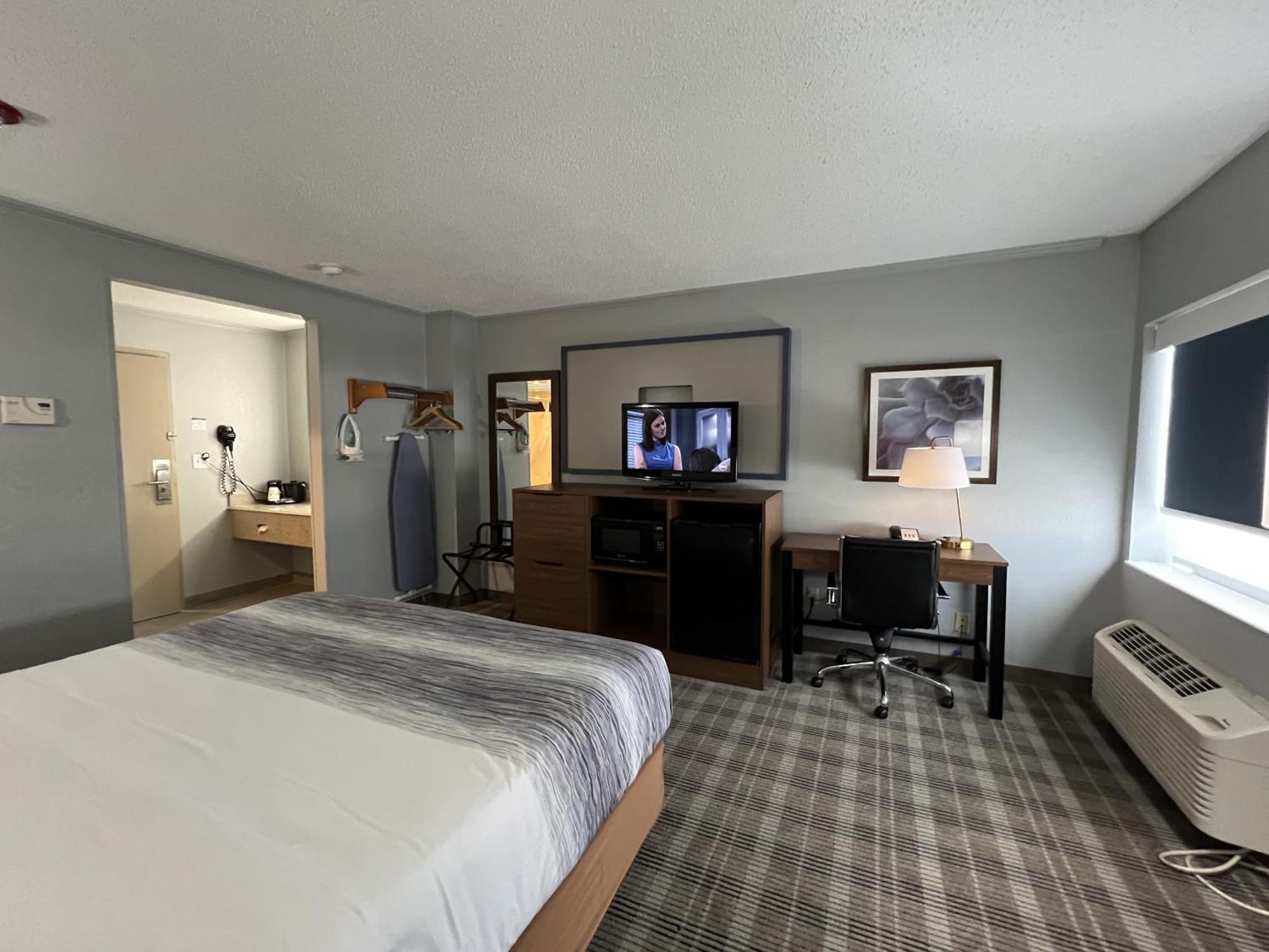 Americinn By Wyndham Glendale Milwaukee Whitefish Bay Exterior photo